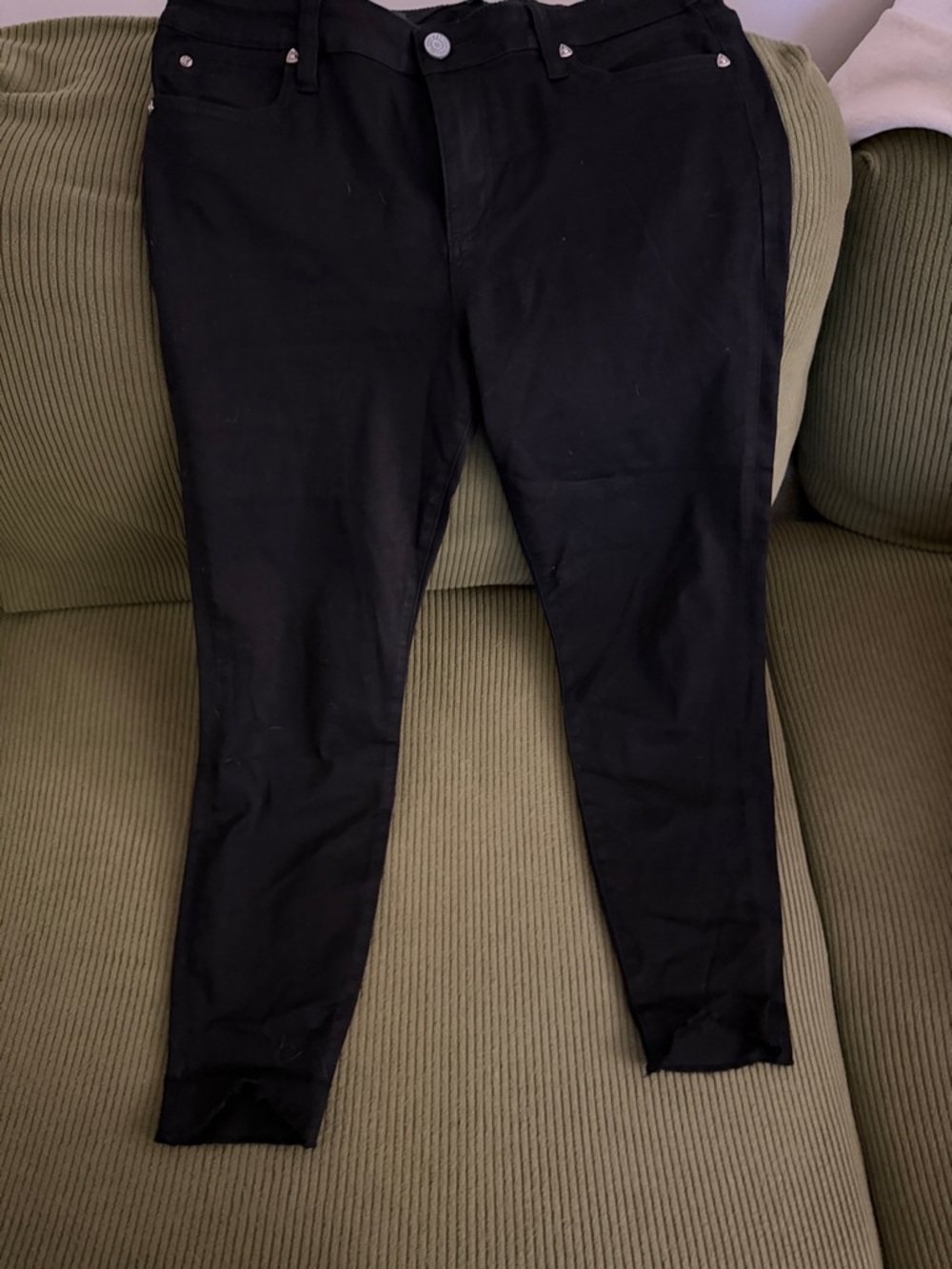 Black Ankle Crop Women's Pants - Brand: